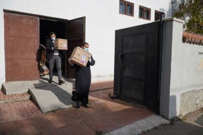 Arhiepiscopia Dunării de Jos sprijină în continuare unităţile medicale – fotografia 9