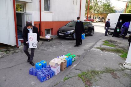 Arhiepiscopia Dunării de Jos sprijină în continuare unităţile medicale – fotografia 21