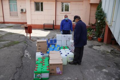 Arhiepiscopia Dunării de Jos sprijină în continuare unităţile medicale – fotografia 25
