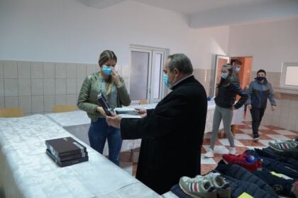Centrul social „Sfânta Filofteia“ din Brăila sprijină familiile cu mulţi copii – fotografia 10