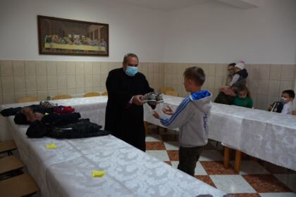 Centrul social „Sfânta Filofteia“ din Brăila sprijină familiile cu mulţi copii – fotografia 18