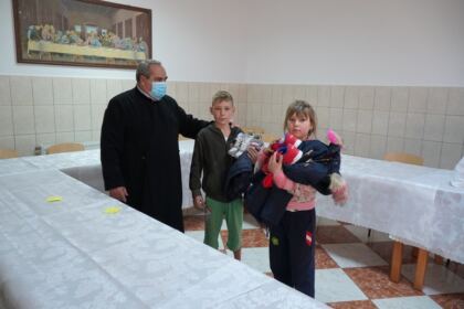 Centrul social „Sfânta Filofteia“ din Brăila sprijină familiile cu mulţi copii – fotografia 20