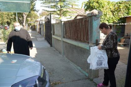 Centrul social „Sfânta Filofteia“ din Brăila sprijină familiile cu mulţi copii – fotografia 24