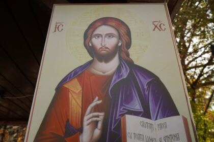 Praznicul Înălţării Sfintei Cruci la Catedrala Arhiepiscopală din Galaţi şi daruri la început de an şcolar – fotografia 4
