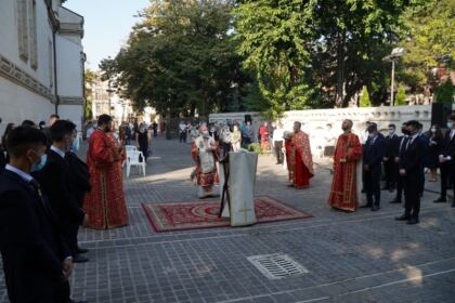 Praznicul Înălţării Sfintei Cruci la Catedrala Arhiepiscopală din Galaţi şi daruri la început de an şcolar – fotografia 8