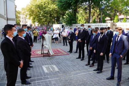 Praznicul Înălţării Sfintei Cruci la Catedrala Arhiepiscopală din Galaţi şi daruri la început de an şcolar – fotografia 26