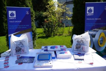 Praznicul Înălţării Sfintei Cruci la Catedrala Arhiepiscopală din Galaţi şi daruri la început de an şcolar – fotografia 2