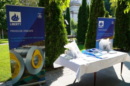 Praznicul Înălţării Sfintei Cruci la Catedrala Arhiepiscopală din Galaţi şi daruri la început de an şcolar – fotografia 10