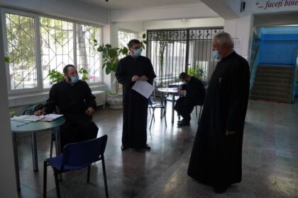 În Arhiepiscopia Dunării de Jos continuă campanie de donare de sânge – fotografia 11