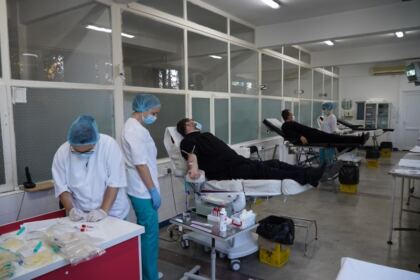 În Arhiepiscopia Dunării de Jos continuă campanie de donare de sânge – fotografia 21