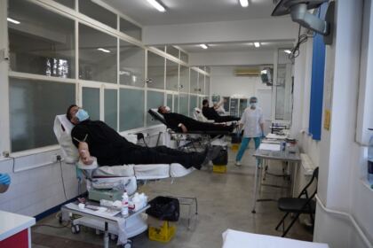 În Arhiepiscopia Dunării de Jos continuă campanie de donare de sânge – fotografia 23
