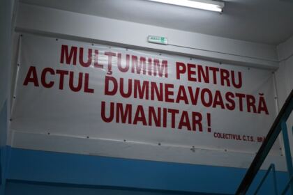 Săptămânal preoţi şi credincioşi din Arhiepiscopia Dunării se mobilizează pentru a dona sânge – fotografia 3