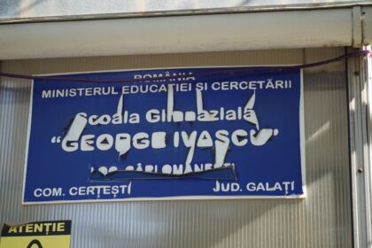 Arhiepiscopia Dunării de Jos oferă ghiozdane şi rechizite şcolare copiilor nevoiaşi – fotografia 34