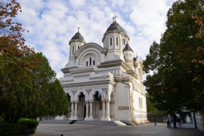 Deschiderea solemnă a cursurilor la Facultatea de Istorie, Filozofie şi Teologie din Galaţi – fotografia 1
