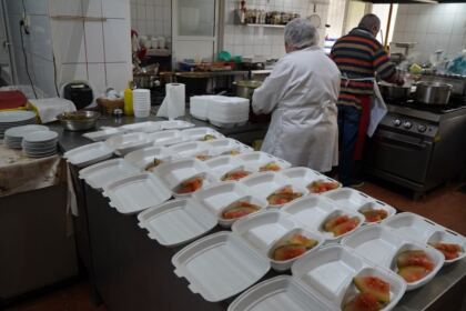 Activităţi misionare şi social-filantropice îndreptate către semenii afalţi în dificultate – fotografia 4
