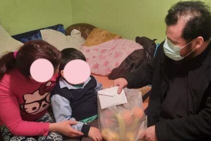 Sfânta Cruce izvor de dragoste, lumină şi binecuvântare pentru semenii nevoiaşi – fotografia 20