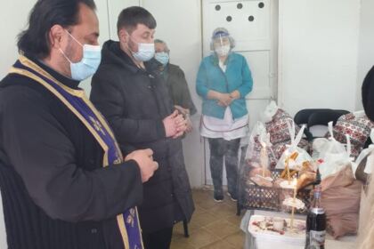 Sfânta Cruce izvor de dragoste, lumină şi binecuvântare pentru semenii nevoiaşi – fotografia 24