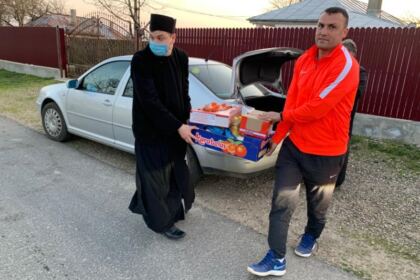 Sfânta Cruce izvor de dragoste, lumină şi binecuvântare pentru semenii nevoiaşi – fotografia 35