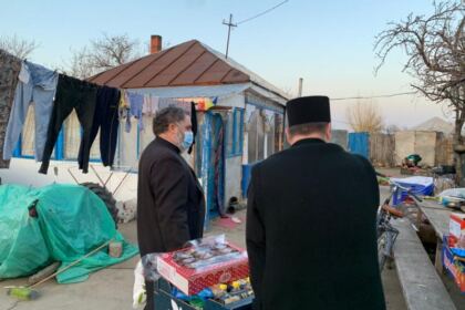 Sfânta Cruce izvor de dragoste, lumină şi binecuvântare pentru semenii nevoiaşi – fotografia 37