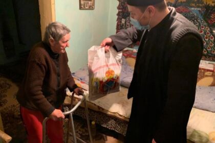 Sfânta Cruce izvor de dragoste, lumină şi binecuvântare pentru semenii nevoiaşi – fotografia 43
