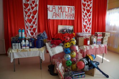 Ajutoare oferite bătrânilor şi copiilor nevoiaşi în Arhiepiscoia Dunării de Jos – fotografia 7