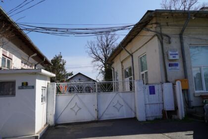 Ajutoare oferite bătrânilor şi copiilor nevoiaşi în Arhiepiscoia Dunării de Jos – fotografia 16