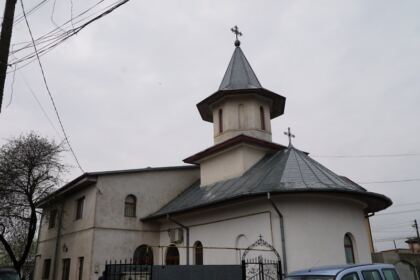 Familiile cu mulţi copii şi bolnavii de Covid-19 au primit ajutoare din partea Bisericii – fotografia 1