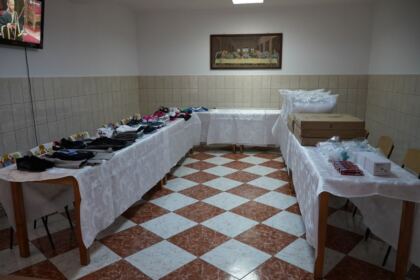 Familiile cu mulţi copii şi bolnavii de Covid-19 au primit ajutoare din partea Bisericii – fotografia 8