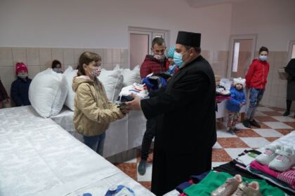 Familiile cu mulţi copii şi bolnavii de Covid-19 au primit ajutoare din partea Bisericii – fotografia 12