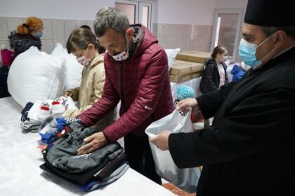 Familiile cu mulţi copii şi bolnavii de Covid-19 au primit ajutoare din partea Bisericii – fotografia 17