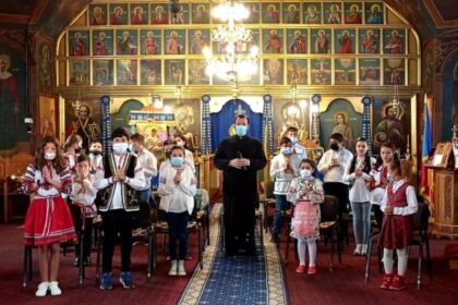 Grupuri catehetice din Arhiepiscopia Dunării de Jos participante la Concursul naţional  „Biserica – familia românilor de pretutindeni“ – fotografia 5