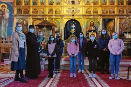 Grupuri catehetice din Arhiepiscopia Dunării de Jos participante la Concursul naţional  „Biserica – familia românilor de pretutindeni“ – fotografia 6