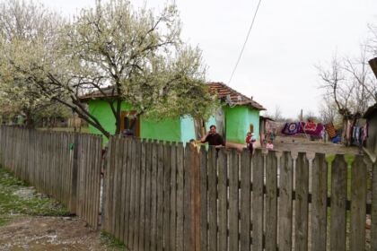 Ajutoare oferite unităţilor medicale, bătrânilor şi familiilor cu mulţi copii – fotografia 29