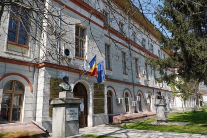 Conferinţă în cadrul Facultăţii de Istorie, Filosofie şi Teologie din Galaţi – fotografia 1