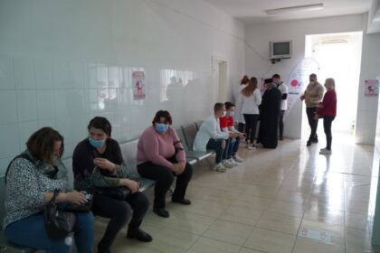 O nouă acţiune de donare de sânge a preoţilor şi credincioşilor din Protopopiatul Tecuci – fotografia 13