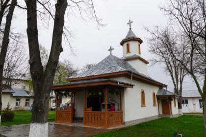 Rugăciune şi filantropie în Protopopiatul Tecuci în ziua de prăznuire a Sfântului Mare Mucenic Gheorghe – fotografia 1