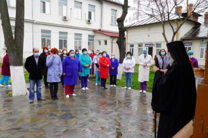 Rugăciune şi filantropie în Protopopiatul Tecuci în ziua de prăznuire a Sfântului Mare Mucenic Gheorghe – fotografia 16