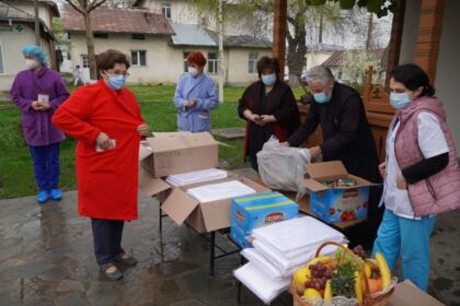 Rugăciune şi filantropie în Protopopiatul Tecuci în ziua de prăznuire a Sfântului Mare Mucenic Gheorghe – fotografia 28
