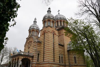 Rugăciune şi filantropie în Protopopiatul Tecuci în ziua de prăznuire a Sfântului Mare Mucenic Gheorghe – fotografia 1