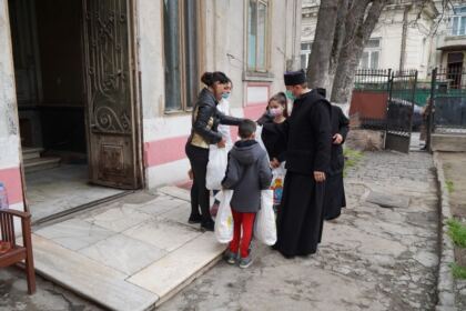 Programul eparhial „Ne înnoim de Sfintele Paşti“ a continuat în municipiul Brăila – fotografia 46