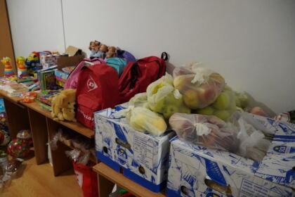 Daruri pentru 40 de familii nevoiaşe din localitatea Cărăpceşti, judeţul Galaţi – fotografia 3