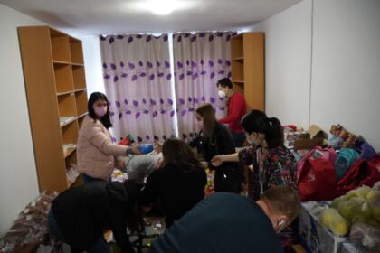 Daruri pentru 40 de familii nevoiaşe din localitatea Cărăpceşti, judeţul Galaţi – fotografia 6