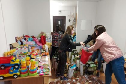 Daruri pentru 40 de familii nevoiaşe din localitatea Cărăpceşti, judeţul Galaţi – fotografia 9
