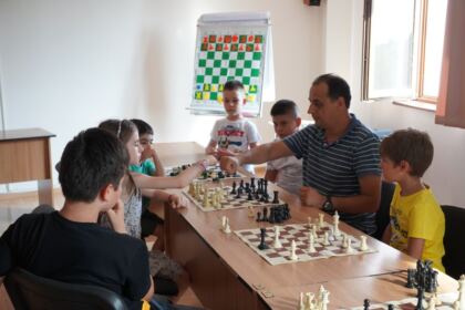 Cursuri și concursuri de șah pentru copii la Brăila – fotografia 6