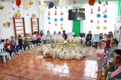 Daruri pentru copiii de la Grădiniţa parohială „Familia“ din Brăila – fotografia 8