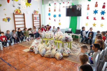 Daruri pentru copiii de la Grădiniţa parohială „Familia“ din Brăila – fotografia 11