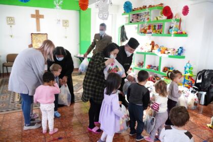 Daruri pentru copiii de la Grădiniţa parohială „Familia“ din Brăila – fotografia 13