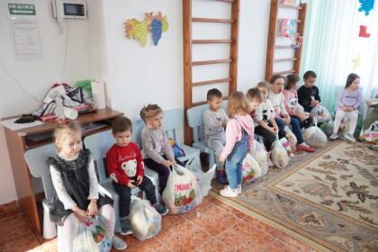 Daruri pentru copiii de la Grădiniţa parohială „Familia“ din Brăila – fotografia 16