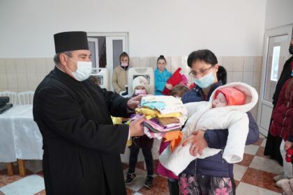Parohia „Sf. Filofteia“ din Brăila sprijină semenii nevoiaşi şi unităţile medicale – fotografia 10