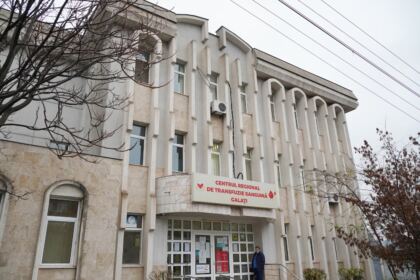 Elevii seminarişti gălăţeni au donat sânge pentru semenii lor din spitale – fotografia 1